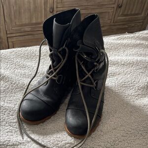 Black Lace-Up Boots wedge